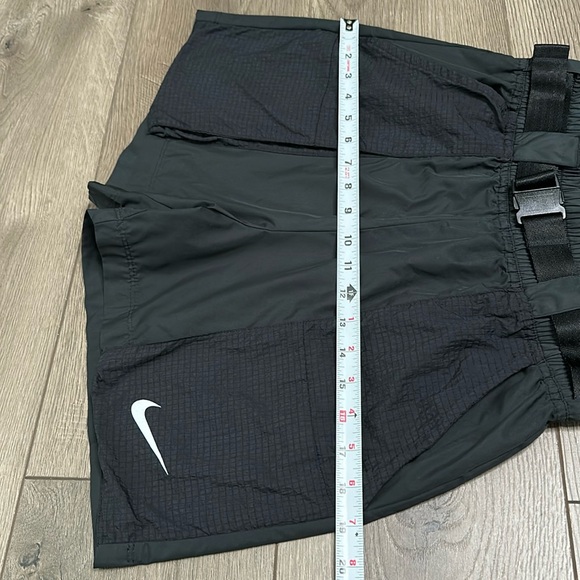 Nike Sportswear Woven High Rise Buckle Belted Black Swoosh Shorts Size Small - Picture 8 of 13